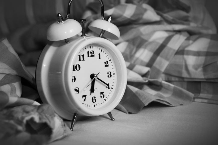 Keep Traditional Alarm Clock for a healthy lifestyle
