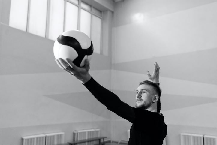 Tips to become a professional volleyball player